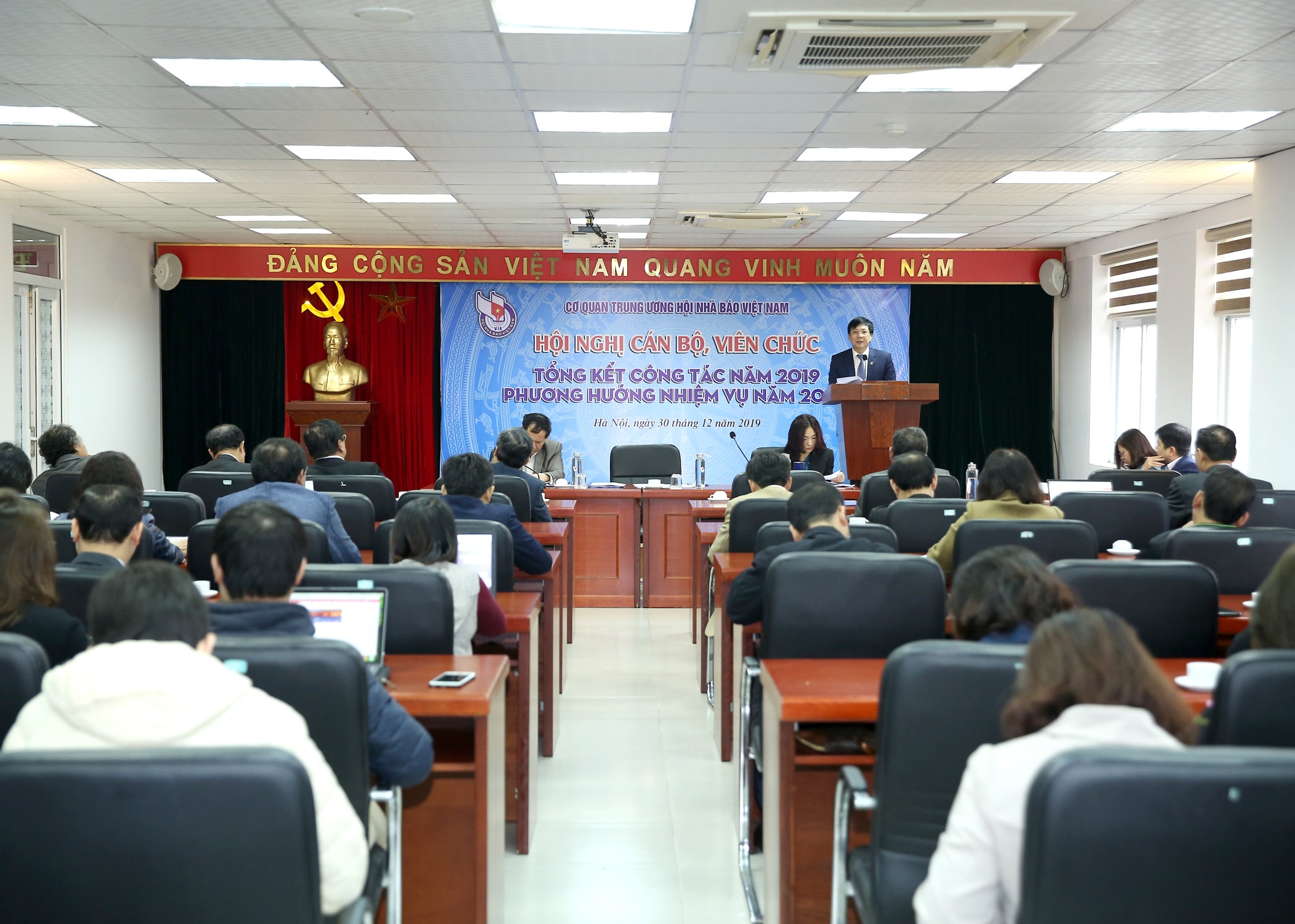 Đồng chí Hồ Quang Lợi, Phó Chủ tịch Thường trực Hội Nhà báo Việt Nam đã phát động phong trào thi đua năm 2020. Ảnh: Sơn Hải