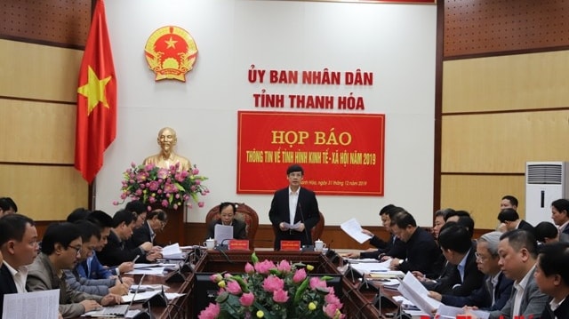 Ông Nguyễn Đình Xứng, Chủ tịch UBND tỉnh Thanh Hoá chủ trì buổi họp báo