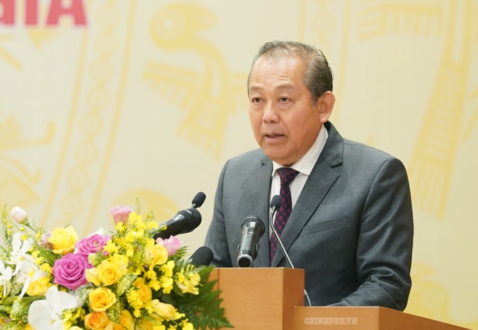 Phó Thủ tướng Trương Hòa Bình cho rằng các vụ việc phát hiện, xử lý chủ yếu là các vụ việc nhỏ, hầu hết việc xử lý chỉ dừng lại ở người vận chuyển, mang vác thuê, bày bán… Ảnh: VGP