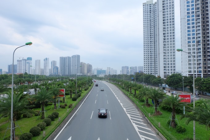 Quá trình đô thị hóa ở Hà Nội hiện đang phát triển “nóng” theo chiều rộng, vì thế, Hà Nội cần thực hiện các giải pháp mạnh mẽ hơn nhằm khơi thông nguồn lực, thế mạnh để xứng đáng với vai trò, vị thế là Thủ đô của cả nước. (Ảnh minh họa)