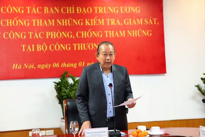 Ủy viên Bộ Chính trị, Phó Thủ tướng Trương Hoà Bình, Phó Trưởng Ban Chỉ đạo Trung ương về phòng chống tham nhũng (PCTN), Trưởng đoàn kiểm tra của Ban Chỉ đạo Trung ương về PCTN phát biểu tại buổi làm việc với Ban Cán sự Đảng Bộ Công Thương. Ảnh: VGP