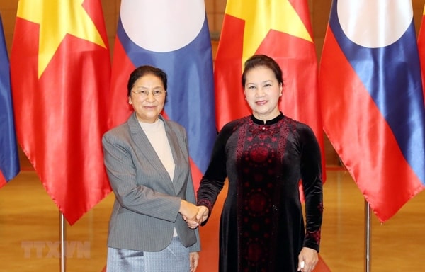 Chủ tịch Quốc hội Nguyễn Thị Kim Ngân tiếp Chủ tịch Quốc hội Lào Pany Yathotou. Ảnh: TTXVN