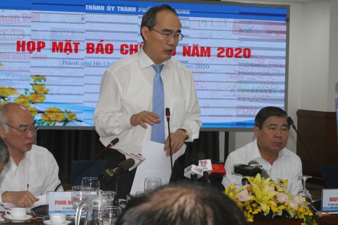 Bí thư Thành ủy Nguyễn Thiện Nhân phát biểu tại buổi gặp mặt báo chí sáng 9/1-ảnh : K. Đ.N