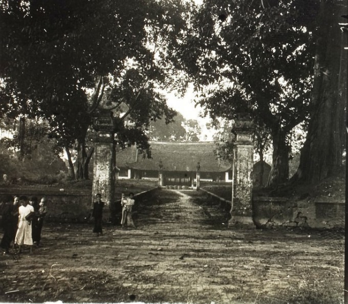 Đình Thổ Hà năm 1930. Ảnh sưu tầm