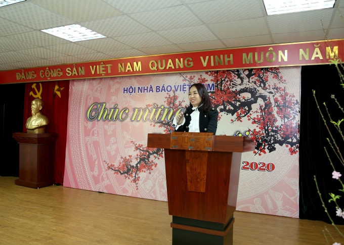 Đồng chí Trần Lan Anh, Phó Tổng biên tập Báo Nhà báo & Công luận có đôi lời tri ân. Ảnh: Sơn Hải.
