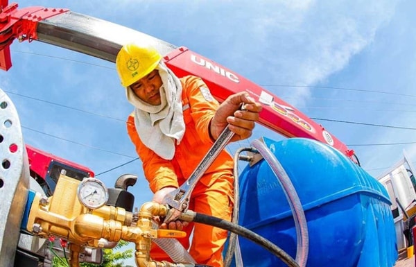 Đẩy mạnh cơ cấu lại các ngành, lĩnh vực để tăng năng lực sản xuất, tăng sức cạnh tranh. Ảnh minh họa