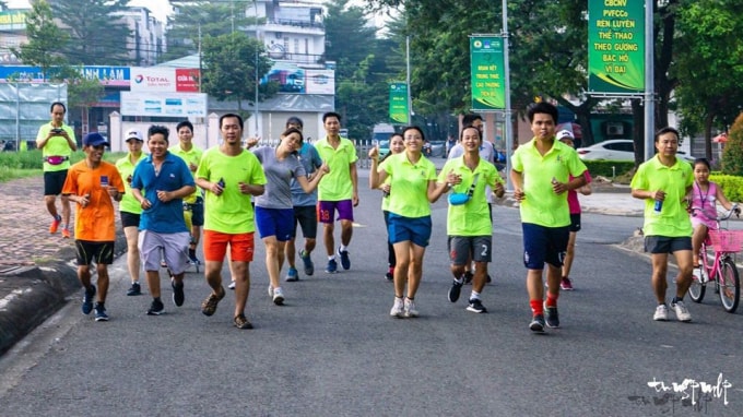 CBCNV PVFCCo tích cực hưởng ứng chương trình chạy bộ “Ngàn tấm bánh, vạn nghĩa tình”.