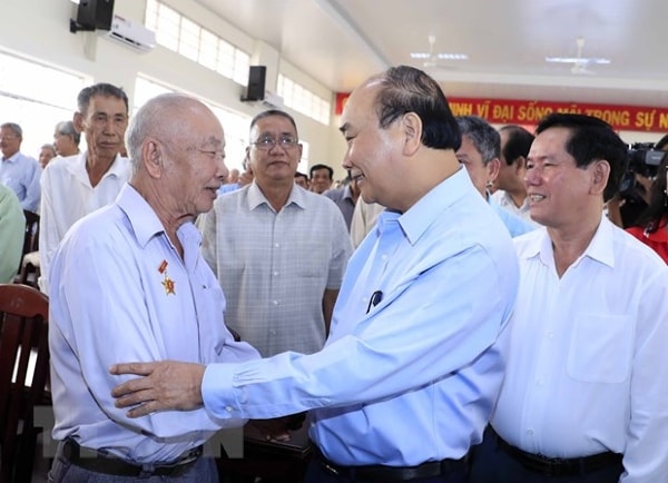 Thủ tướng Nguyễn Xuân Phúc với các đại biểu. Ảnh: TTXVN