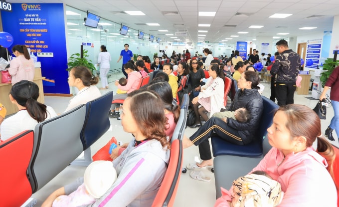 Hàng trăm khách hàng đã đến VNVC Nam Định tiêm phòng ngay trong ngày khai trương.