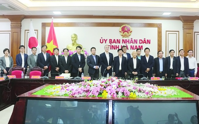 Lãnh đạo UBND tỉnh Hà Nam và Sở KH&ĐT tỉnh Hà Nam làm việc với một số doanh nghiệp Nhật Bản.