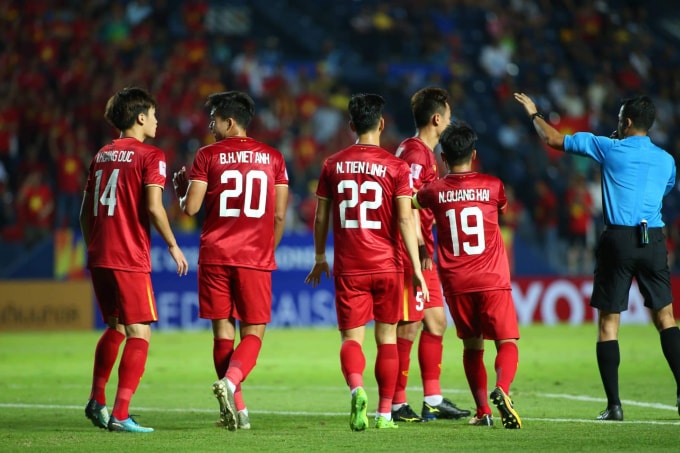 Hoàng Đức và các đồng đội cần phải giải quyết trận đấu với ĐT U23 CHDCND Triều Tiên. Ảnh: Hoàng Dương