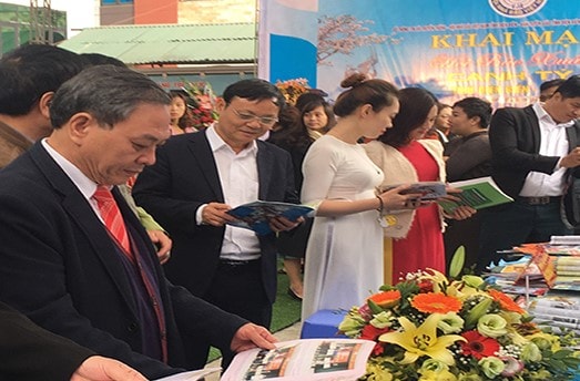Nhiểu đầu báo của các cơ quan báo chí trong cả nước đã được trưng bày tại Hội báo. Ảnh: dienbientv.vn