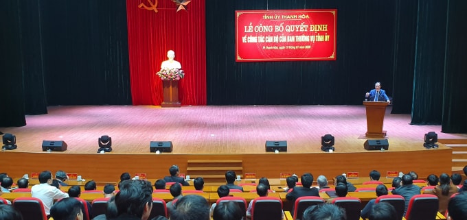 Toàn cảnh lễ công bố QĐ về công tác cán bộ của Ban Thường vụ Tỉnh uỷ Thanh Hoá tại UBND TP Thanh Hoá