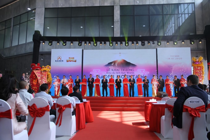Lễ cắt băng khai trương Khu du lịch Sun World Bà Đen Mountain.