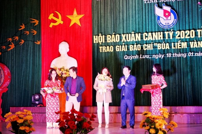 Trao giải “Búa liềm vàng” cấp tỉnh cho các tác phẩm xuất sắc