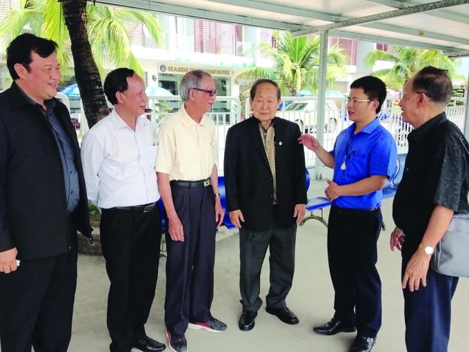 Lãnh đạo HNB Quảng Ninh tiếp đại biểu Liên đoàn Báo chí Thái Lan tại Hạ Long.