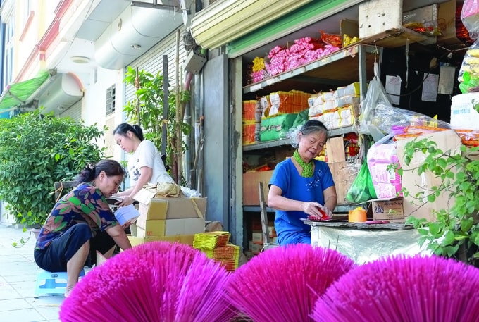 Còn rất ít gia đình ở Yên Phụ tiếp tục duy trì việc làm hương ở Yên Phụ. Ảnh: Phú Thắng