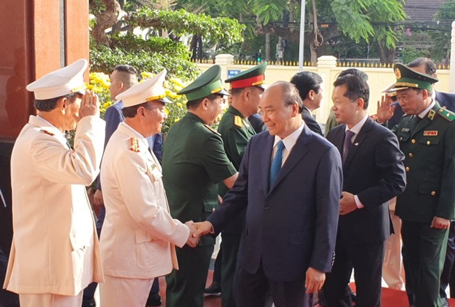 Thủ tướng Chính phủ Nguyễn Xuân Phúc chúc Tết cán bộ, chiến sĩ Công an TP. Đà Nẵng. Ảnh: Tấn Việt