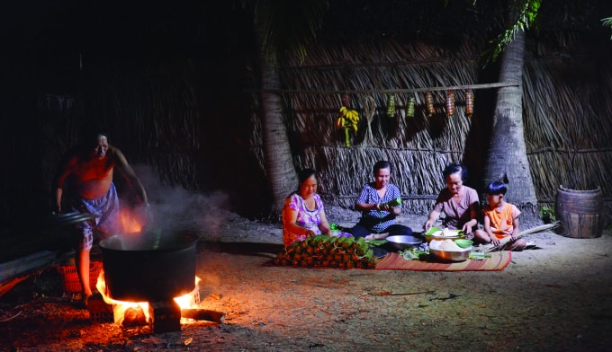 Nấu bánh Tét ở vùng sông hậu