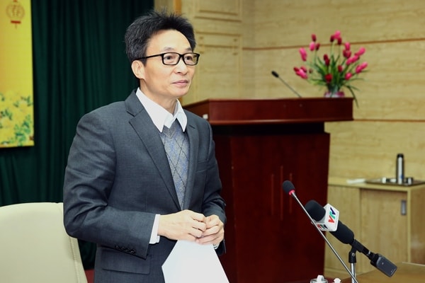 Phó Thủ tướng Vũ Đức Đam chủ trì cuộc làm việc với Ban Chỉ đạo phòng chống dịch bệnh của Bộ Y tế về công tác phòng, chống dịch viêm hô hấp cấp do virus nCorona. Ảnh: VGP