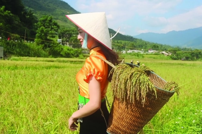 Mùa lễ hội giã cốm độc đáo ở Tú Lệ là lễ hội độc đáo có một không hai. Ảnh: T.L