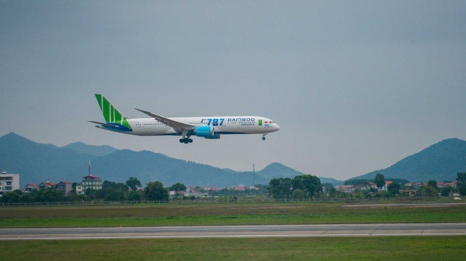 Chiếc máy bay Boeing 787-9 Dreamliner đầu tiên của Bamboo Airways đã thực hiện hành trình bay đầu tiên đến sân bay.