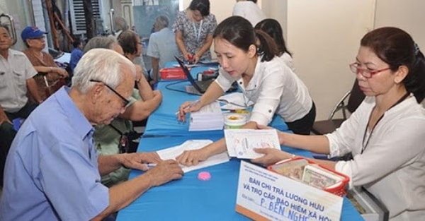 Nhà giáo đã nghỉ hưu chưa được hưởng chế độ phụ cấp thâm niên trong lương hưu sẽ được hưởng chế độ trợ cấp. Ảnh minh họa