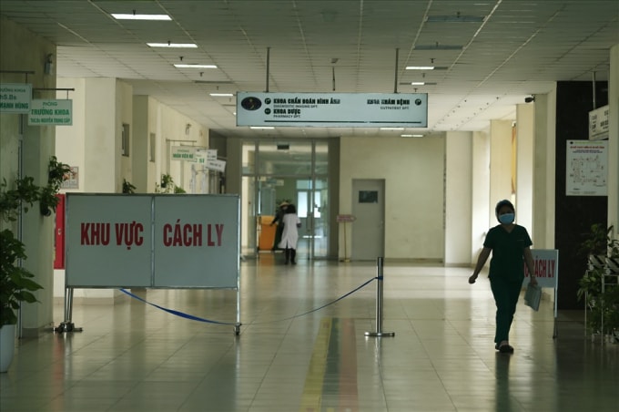 Khu vực cách ly tại Bệnh viện nhiệt đới Trung ương. Ảnh TL.