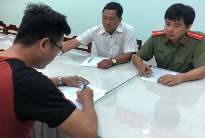 Nguyễn Nhựt Tân tại cơ quan Công an.