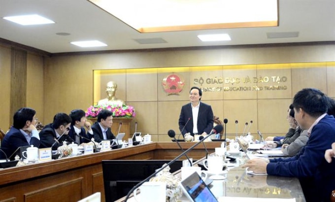 Bộ trưởng Phùng Xuân Nhạ, Trưởng Ban Chỉ đạo phòng, chống dịch bệnh nCoV Bộ GD&ĐT chủ trì cuộc họp Ban Chỉ đạo chiều 6/2. Ảnh TL.