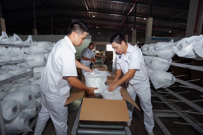 Đóng gói sản phẩm trước khi xuất bán