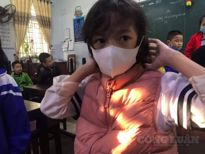 Học sinh Trường Tiểu học Lê Lợi, thành phố Huế lúc mới phát hiện dịch.