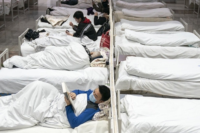 Bên trong một trung tâm cách ly những người có triệu chứng nhẹ nghi nhiễm virus corona chủng mới tại thành phố Vũ Hán. Ảnh: Tân Hoa xã.