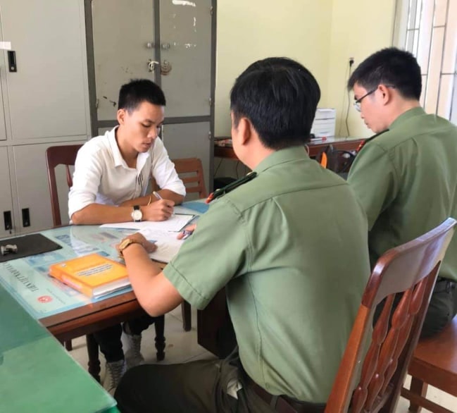 Trần Văn Danh tại cơ quan công an.