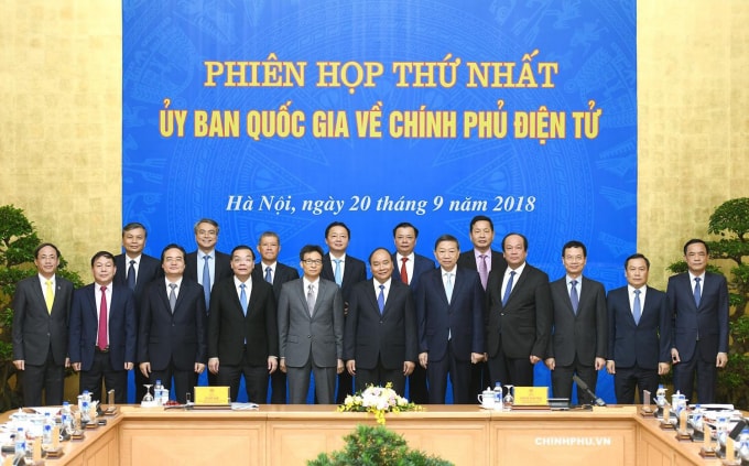 Ra mắt các thành viên của uỷ ban quốc gia về Chính phủ điện tử.