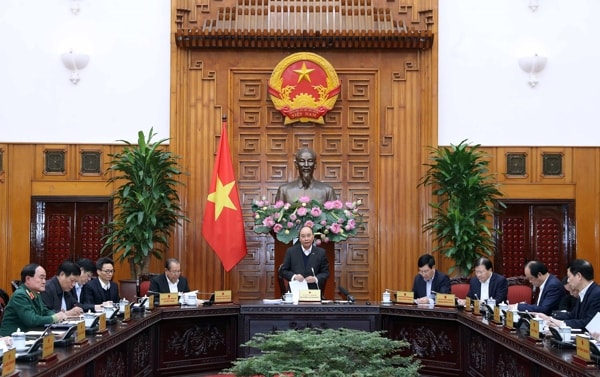 Thủ tướng Nguyễn Xuân Phúc chủ trì cuộc họp Thường trực Chính phủ về công tác phòng chống dịch COVID-19. Ảnh: VGP