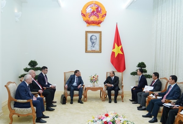 Thủ tướng Nguyễn Xuân Phúc tiếp Chủ tịch Cơ quan Chống tham nhũng LB Nga Chobotov Andrey Sergeevich. Ảnh: VGP