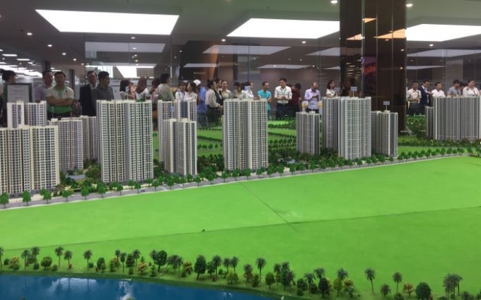 Chủ đầu tư đang gặp khó khăn vì chưa được tiếp tục triển khai dự án thì thị trường bất động sản lại phải đối mặt với những ảnh hưởng tiêu cực từ dịch covid - 19