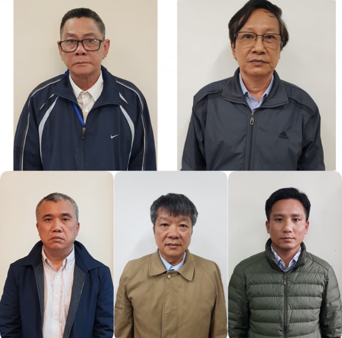 Từ trái qua phải gồm các bị can: Vũ Như Khuê; Quản Trọng Tuấn;Phan Ngọc Thơm; Nguyễn Quốc Hải; Phan Khánh Toàn. Ảnh BCA.