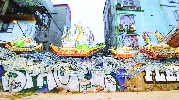 Tác phẩm “Thuyền” của họa sĩ Vũ Xuân Đông.