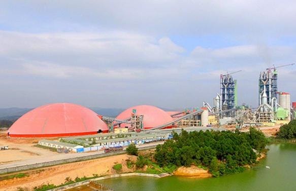 Nhà máy xi măng Sông Lam ở Đô Lương (Nghệ An). Ảnh: Báo Nghệ An