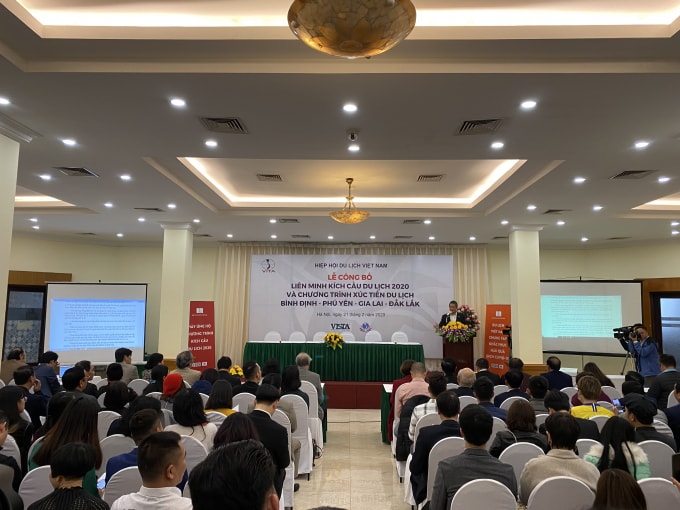 Đại diện BTC phát biểu tại lễ công bố. Ảnh: Hoàng Dương