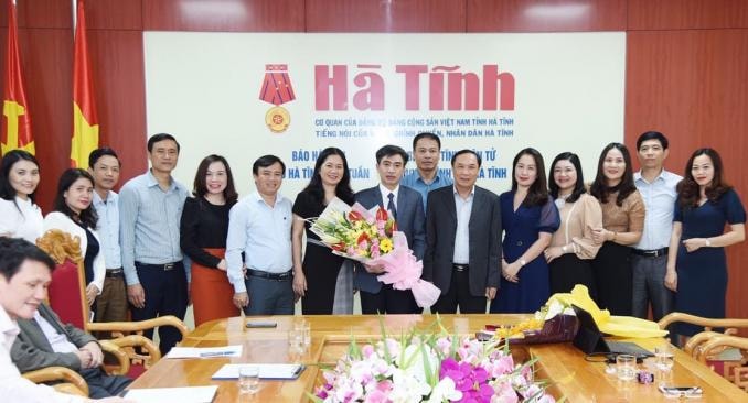 Ban Tuyên giáo Tỉnh ủy Hà Tĩnh chúc mừng tân Phó Tổng biên tập Báo Hà Tĩnh