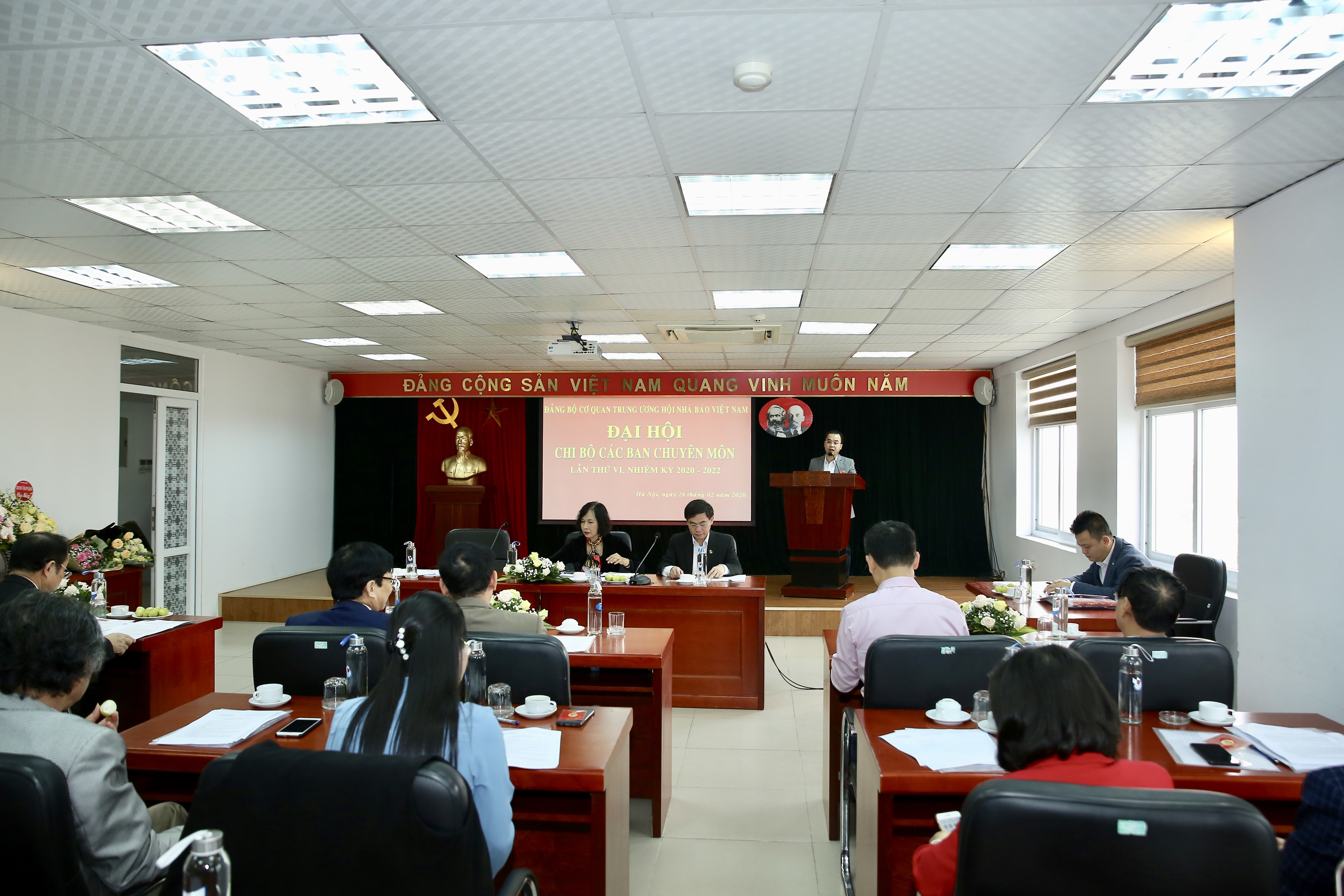 Đại hội đã nghe báo cáo Tổng kết nhiệm kỳ 2017 - 2020 của Chi bộ Các Ban Chuyên môn. Ảnh: Sơn Hải