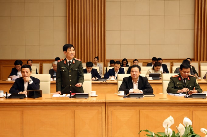 Thứ trưởng Bộ Công an Nguyễn Văn Sơn phát biểu tại cuộc họp. Ảnh: VGP