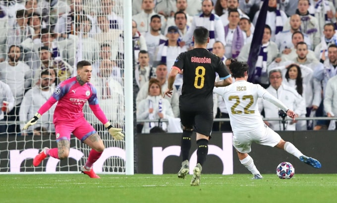 Isco mở tỉ số khá bất ngờ. Ảnh: Getty