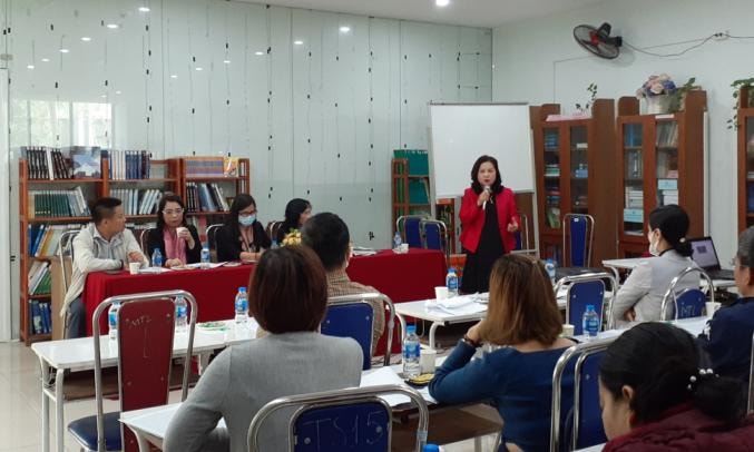 Giáo viên trường liên cấp Newton trong buổi chia sẻ trong buổi chia sẻ.
