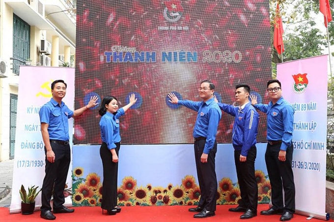 Đại diện lãnh đạo Thành đoàn Hà Nội phát động cuộc thi “Thử thách khởi nghiệp Việt toàn cầu - VietChallenge” năm 2020 (ảnh: Phan Linh)