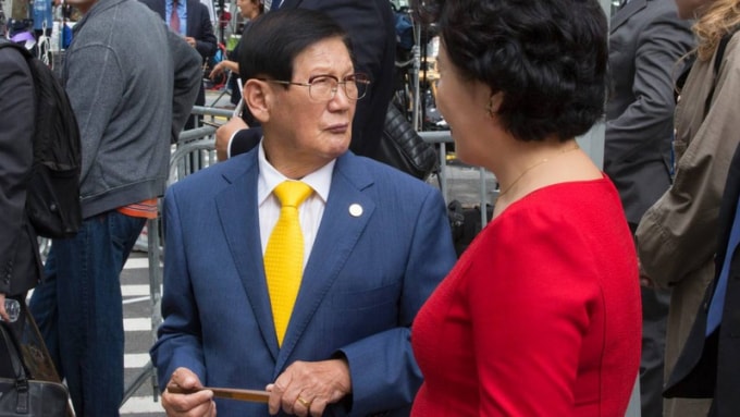 Giáo chủ Tân Thiên Địa Lee Man-hee trong một buổi truyền giáo ở Daegu hồi tháng 12-2019. Ảnh: PACIFIC PRESS
