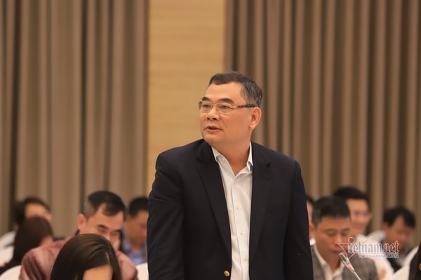 Thiếu tướng Tô Ân Xô trả lời báo chí. Ảnh: VNN